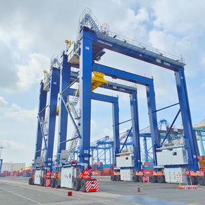 Konecranes CMA CGM Kaiohsung Taiwan.jpg