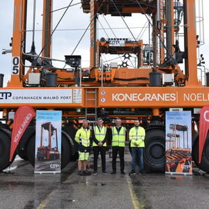 Copenhagen Malmö Port Formally Takes Over 8 Straddle Carriers From ...