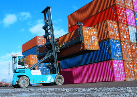 Efficient Container Handling In Portland With Konecranes Lift Trucks ...